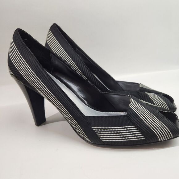 Woman's Nine West 3 1/2" Heel Peep Toe Size 8 1/2 M Black White Stripe - Picture 2 of 16